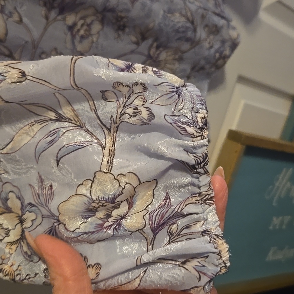 Plus Blouse - Picture 2 of 6